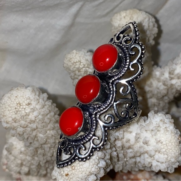 Italian Coral Renaissance handcrafted ring - Picture 2 of 9